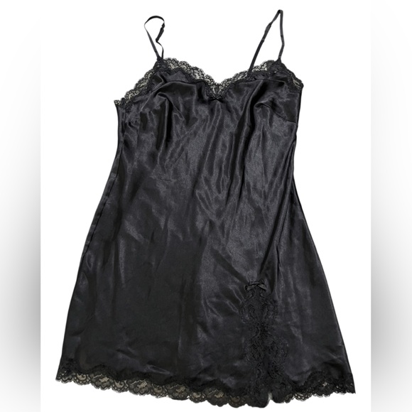 Victoria’s Secret black satin chemise or mini slip dress with lace trim Y2K - Picture 1 of 10